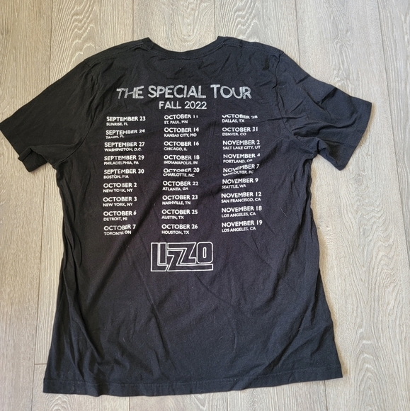 Lizzo 2022 Tour Shirt - Picture 2 of 3
